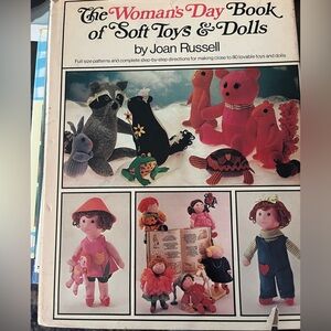 The Woman’s Day Book of Soft Toys & Dolls
